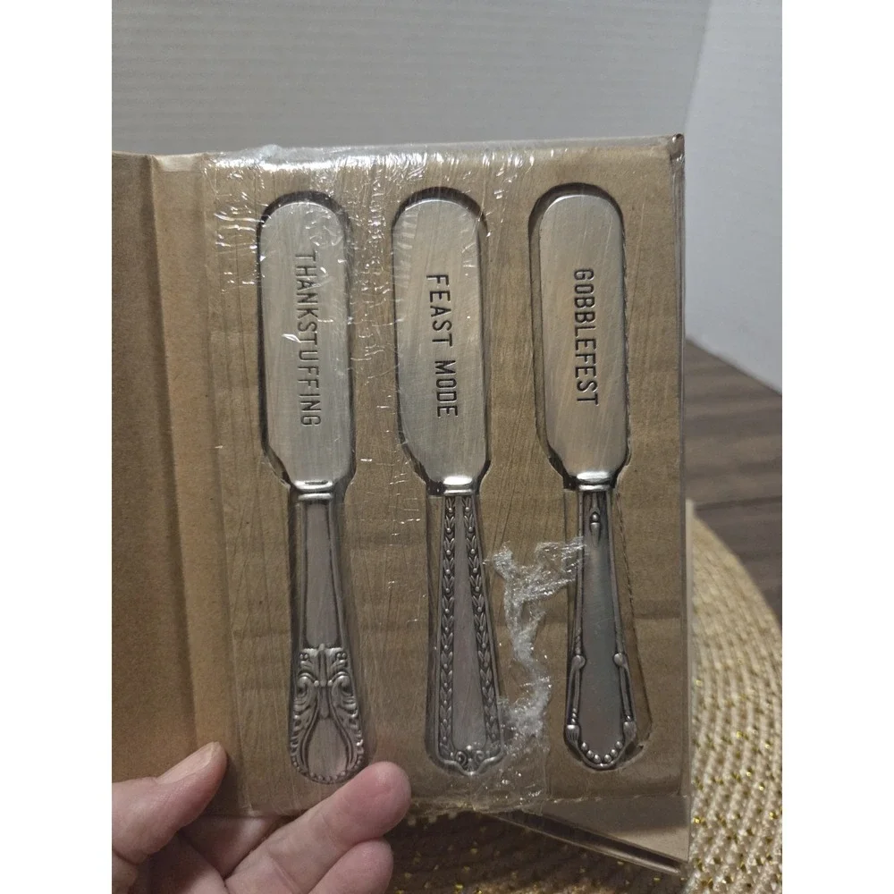Mud Pie Thanksgiving stamped metal spreader knife set, 2 Sets